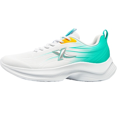 特步男鞋运动鞋皮面防水跑步鞋男