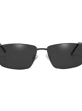 有这副偏光墨镜，高速驾驶稳稳的