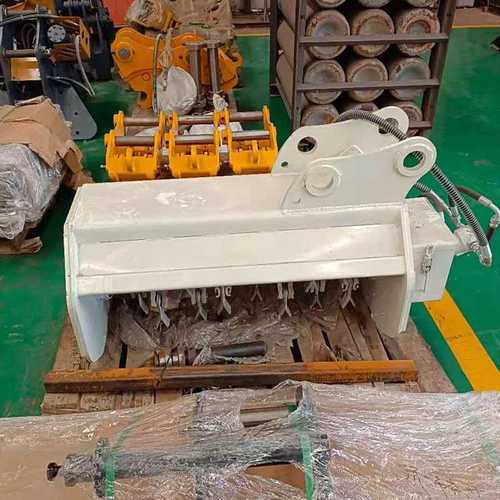 中旺小型挖机改装碎草机挖掘机双轴割草机智能割草机机器设备