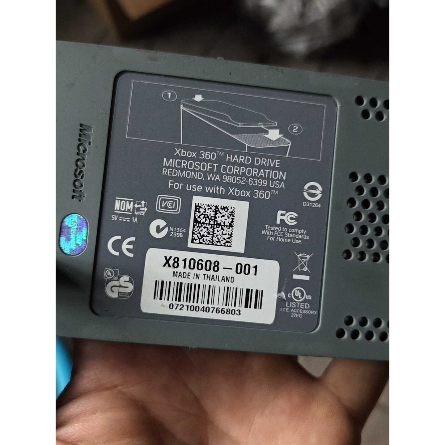 Xbox360原装硬盘盒型号X810608001拆机图片