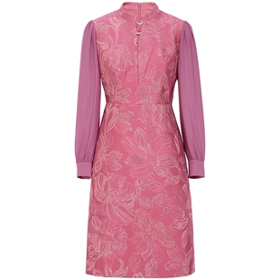 专柜正品马天奴女装秋冬新款玫粉色提花立领收腰连衣裙子长袖时尚