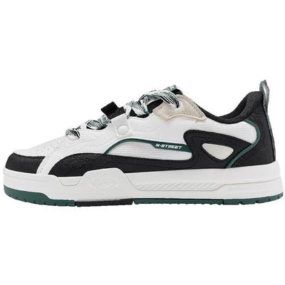 特步轻便男桀板男子板鞋