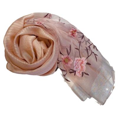 薄款丝巾刺绣洋气时尚春秋