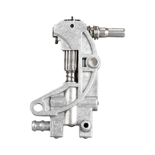 5200汽油锯机油泵5800涡轮压盖曲轴油封5900泵油器盖板喷油嘴配件