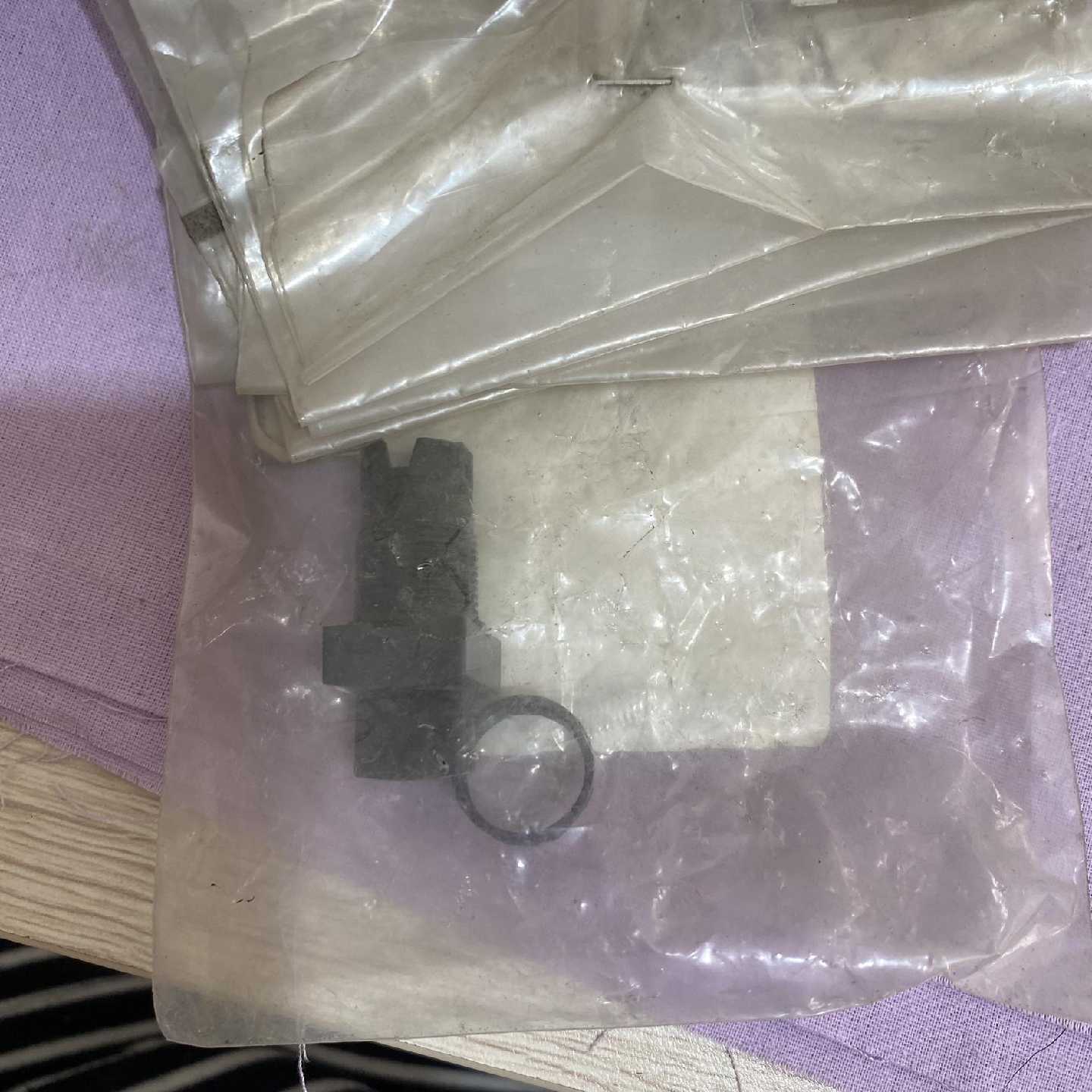 议价施耐德系列按钮开关ZB6CD25辅助触点可编程控制器模块