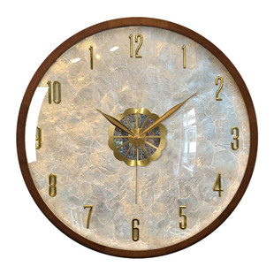 胡桃实木钟表挂钟客厅2026年新款贝壳圆形简约现代自动对时电波钟