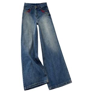 拉夏贝尔美式复古刺绣直筒牛仔裤女2026春秋新款高腰设计感阔腿裤