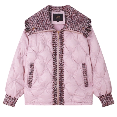 白鹿语甜美翻领拼接毛须边羽绒服