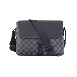 觅旧潮牌斜挎包男休闲格子皮质背包男士单肩包通勤包包礼物6206