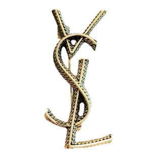 字母胸针女款高档气质西服胸花2023新款复古简约配饰秋冬大衣别针