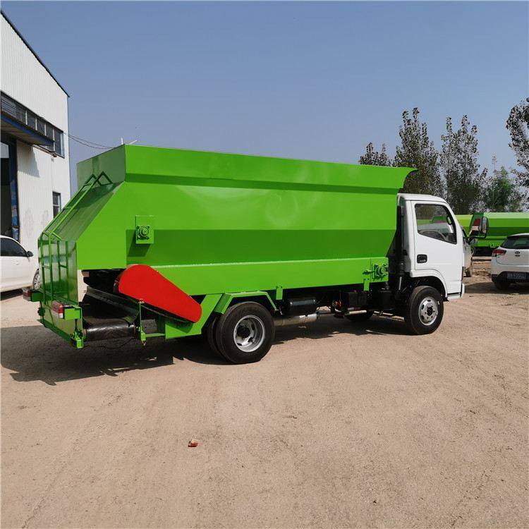 养殖场分布饲料撒料车TMR称重碎草一体投料机柴油牛羊草料喂料车