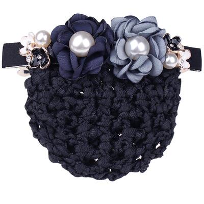 头花女职业护士银行盘头发职业