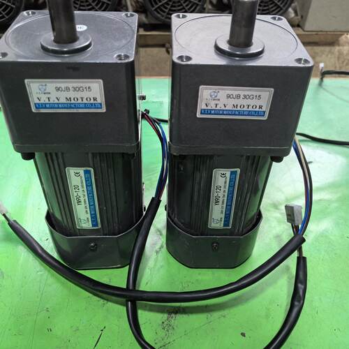 溢价-120W VTV调速电机 型号：YN90-120 90JB