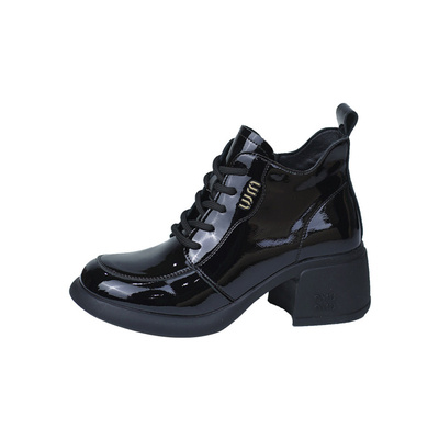 真皮英伦风马丁靴加绒保暖短靴女