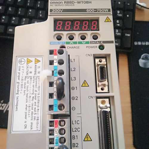 议价R88D-WT10H原装欧姆龙伺服驱动器全新质保一年现货包邮欢迎询