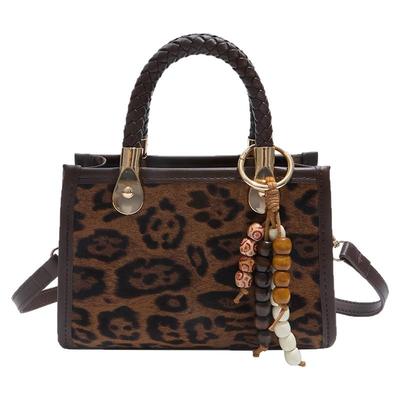 2025秋冬季新款时尚豹纹斜挎包