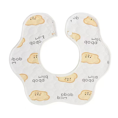 婴儿花瓣防水围嘴口水巾防水吐奶围兜围脖式男女宝宝新生儿0～3岁