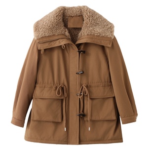 2025冬装新款羊羔毛领牛角扣加绒加厚派克服女收腰显瘦超好看外套