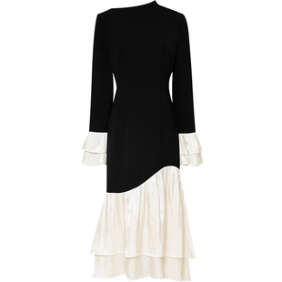 2026早春新款名媛小香风时尚小黑裙收腰显瘦中长款简约气质连衣裙