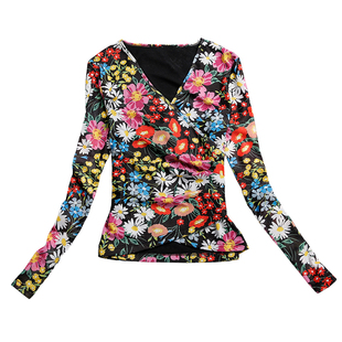 短款上衣女2026春季性感交叉V领打底衫修身气质印花网纱长袖t恤