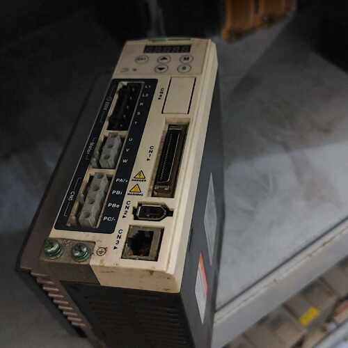 议价施耐德伺服驱动器LXM23DU07M3X，750W功率，原装维修