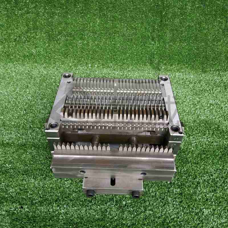 专业供应烫金单双插平面半圆精子弹头吊粒模架具模心抽芯现货供应