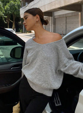U 19448 Asymmetric Off Shoulder Knit Sweater 不规则斜肩修身