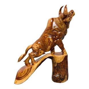 根雕香樟木实木牛摆件牛气冲天斗牛木雕家居客厅办公室艺术装饰品