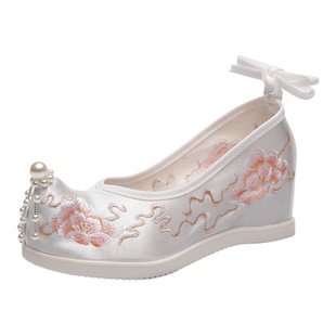 【云百莲】汉服鞋子女新款2026春季古风搭配古装绣花鞋女内增高弓