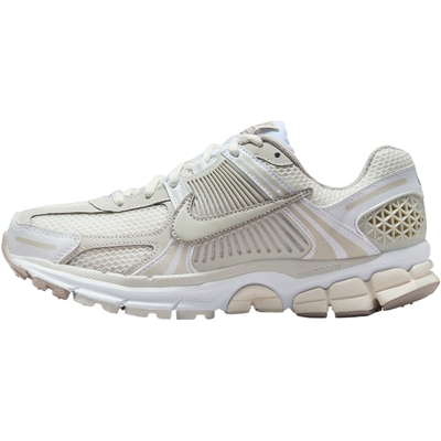 NIKE耐克女子ZOOM VOMERO 5迈柔复古跑鞋风时尚休闲鞋FJ2028-107