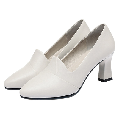 软底百搭春秋款中年女士皮鞋软底