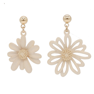 STANDii手作 花花耳饰新款网红个性不对称耳钉雏菊耳环清新