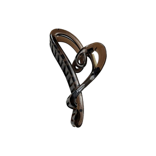 许我耀眼赵露思许妍同款鲨鱼抓夹饱满后脑勺高级感大号爱心发夹女