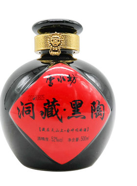 新疆雪水坊大老窖黑陶洞藏白酒