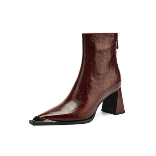 真皮金属头短靴女粗跟气质尖头百搭时尚短筒时装靴子女款高跟女靴