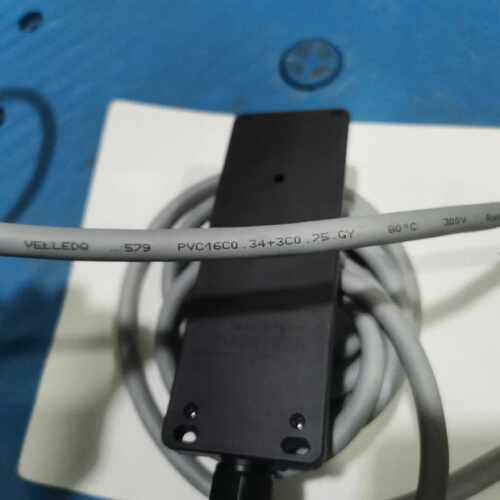 为乐电气 M12-A3-8K5P-3.0PVC/GY分线盒8