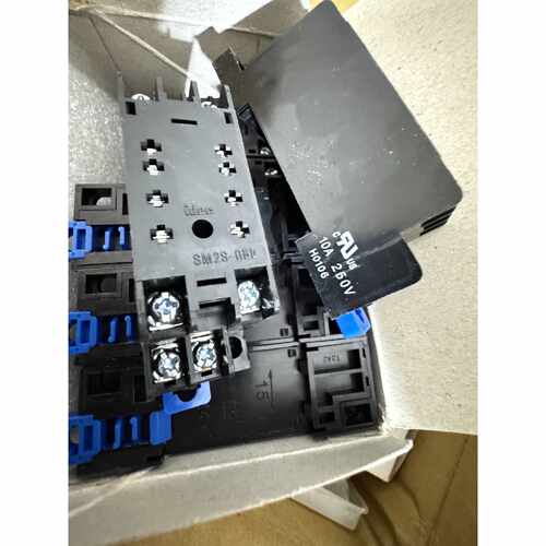议价和泉RU2SD24继电器插座型号SM2S05D8维修