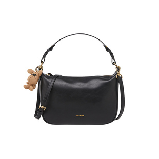 意尔康2026春夏新款女包新月包时尚简约单肩包可爱挂饰斜挎女包