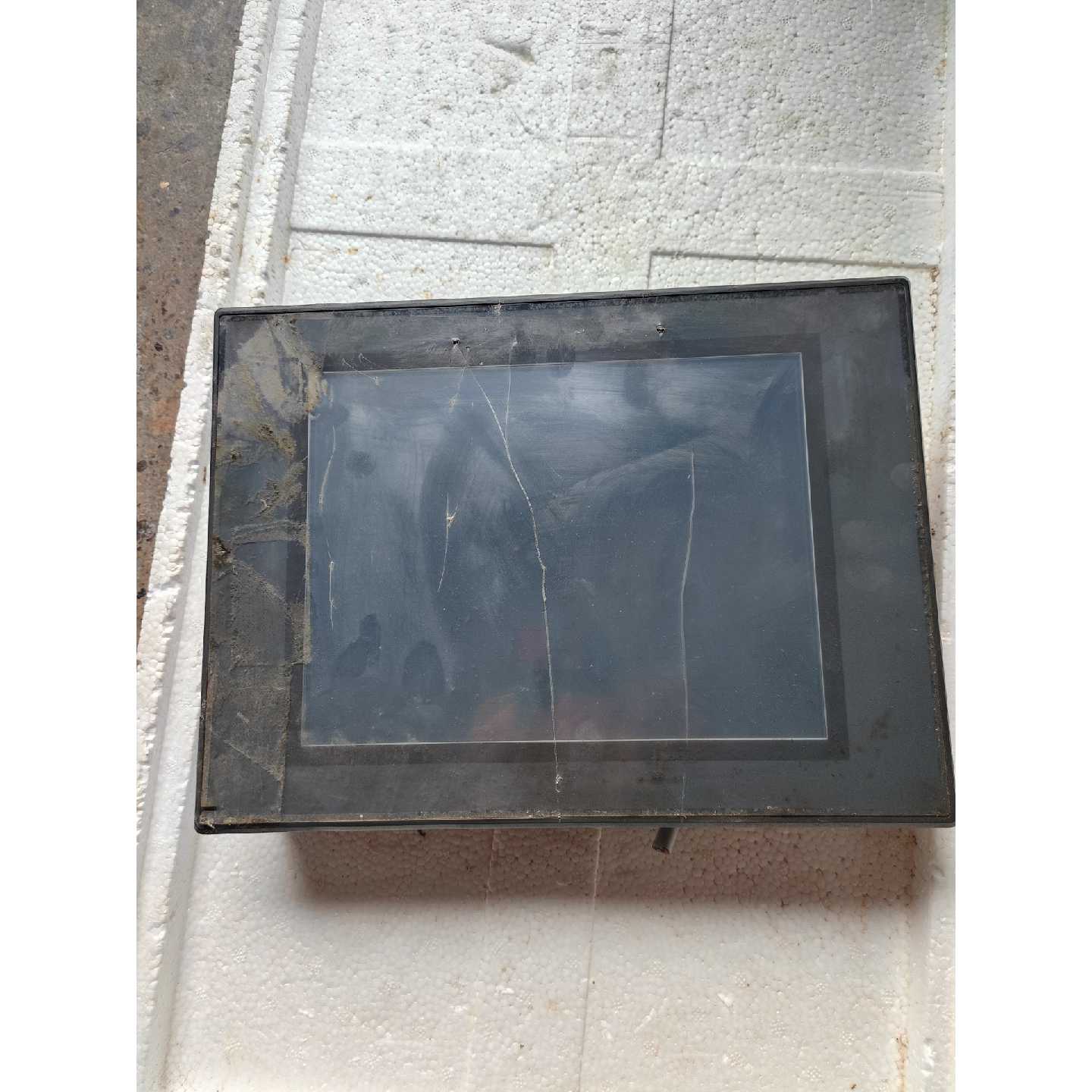基恩士触摸屏VT3S10实物图