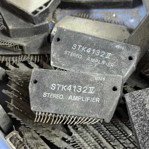 下单前咨询STK4132II立体声功放模块，三洋原装拆机，成色还可以