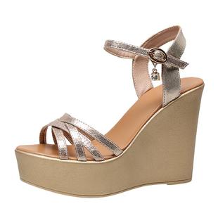 金色超高坡跟12cm时尚交叉带小码女鞋一字扣厚底防水台露趾女凉鞋