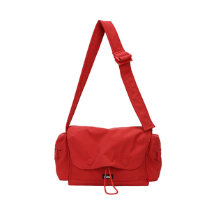 VAOPER喂牌新年斜挎包女大容量通勤轻便红色腋下单肩包旅行包背包