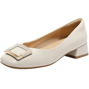 百丽方扣粗跟高跟鞋女新款妈妈软底上班穿不累脚单鞋子Z8B1DCQ3