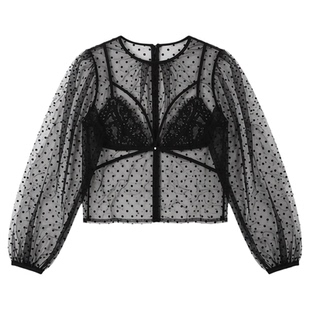 Monochrome long-sleeved V-neck polka-dot perspective outfit