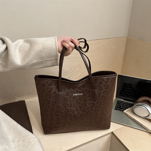 单肩包女款2025新款高级感手提包包小众轻奢百搭大容量通勤托特包