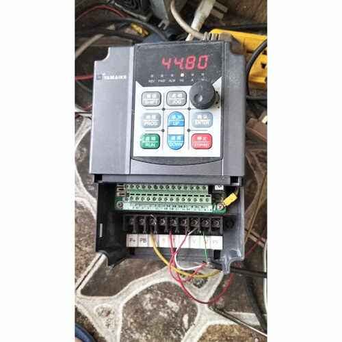 询价1.5/2.2kw380v雅迈凯HS3000变频器，
