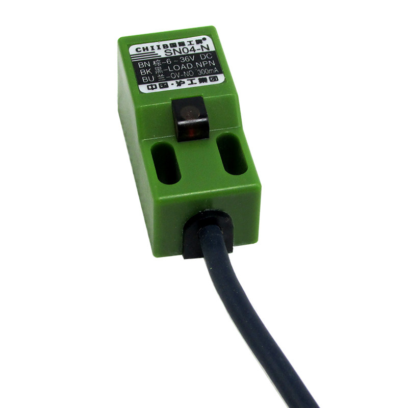 沪工方形接近开关传感器SN04-N/P/D1/Y2直流两三线24v感应金属npn