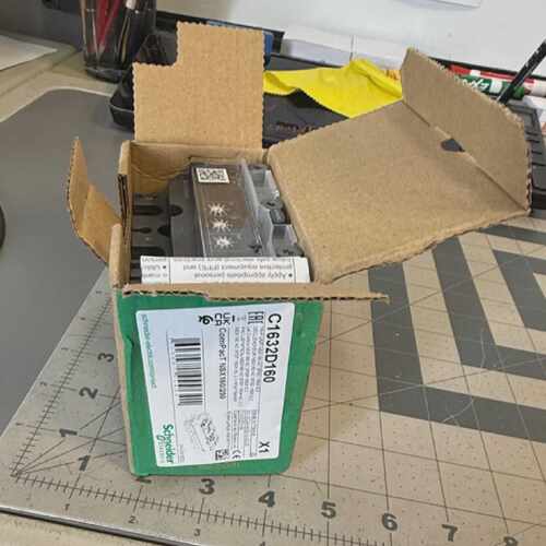 1件装全新C1632D160160A3P断路器施耐德