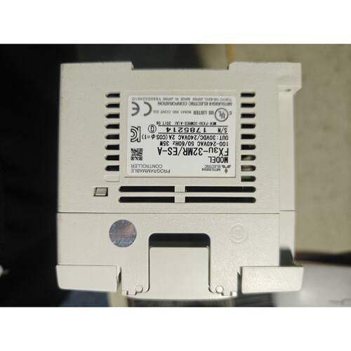 可维修议价  FX3U32MRPLC主机FX3U4ADPTADP4路PT100测温模块一套