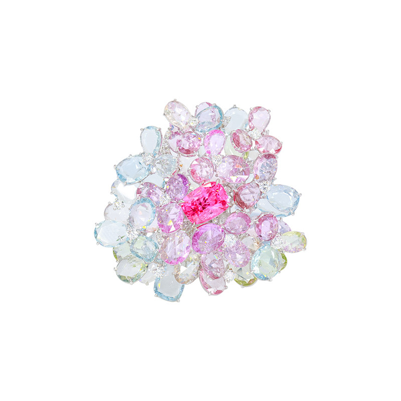 以花蝶为笔彩宝为墨,绘东方珠宝